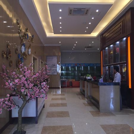 Apollo Hotel Yangon Exteriör bild